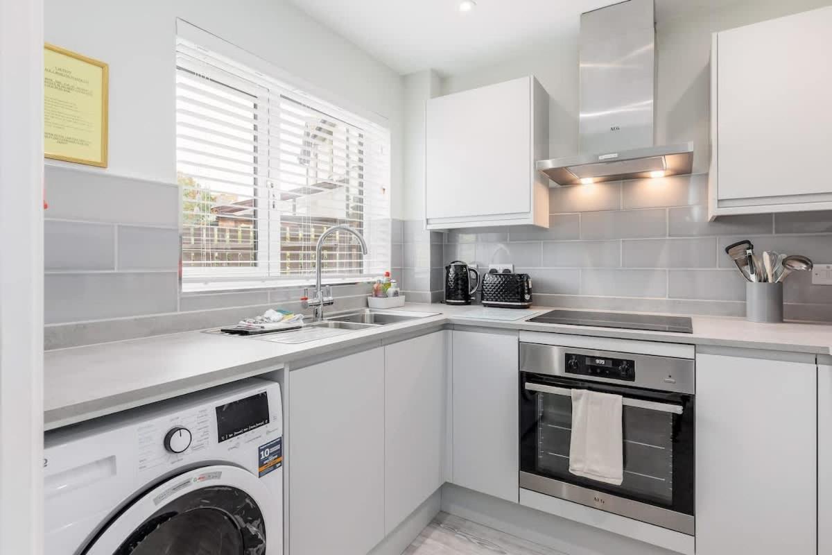 Trade Winds Villa Poole Ngoại thất bức ảnh